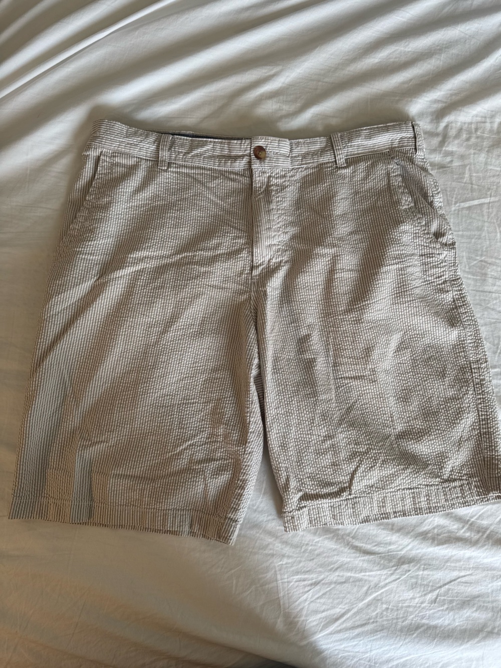 Izod Men's Tan Seersucker Shorts - Size 38